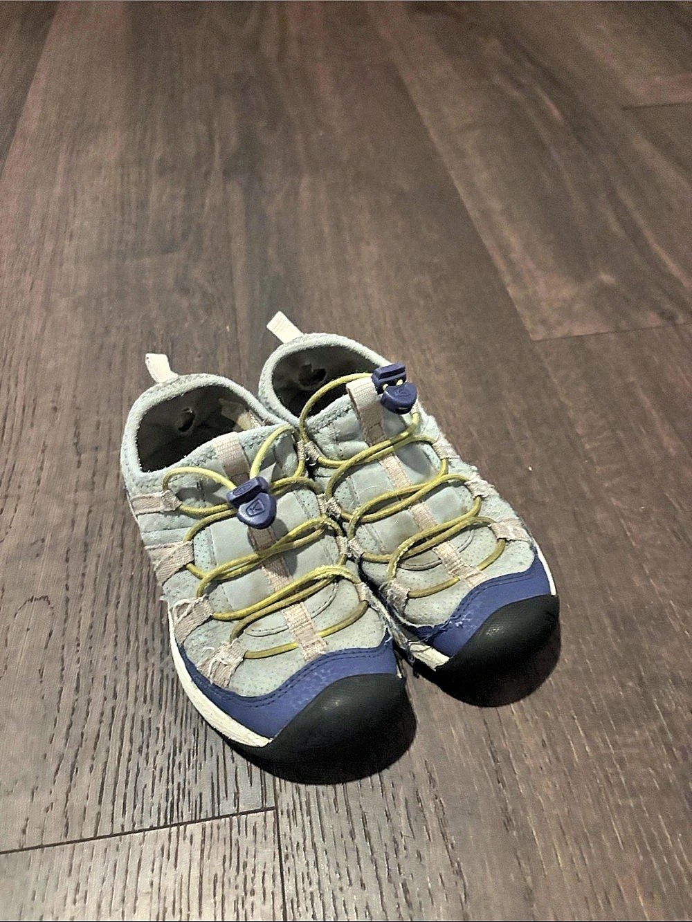 Keen Kids tennis shoes